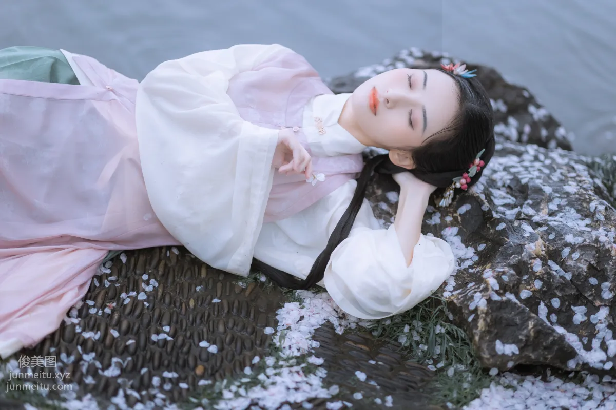 [艺图语] 2022.05.25 雨樱花 眸小妖 page 27
