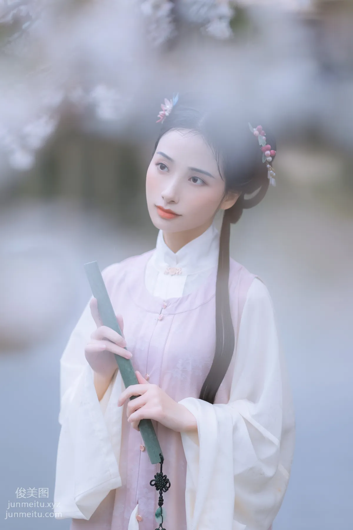[艺图语] 2022.05.25 雨樱花 眸小妖 page 32