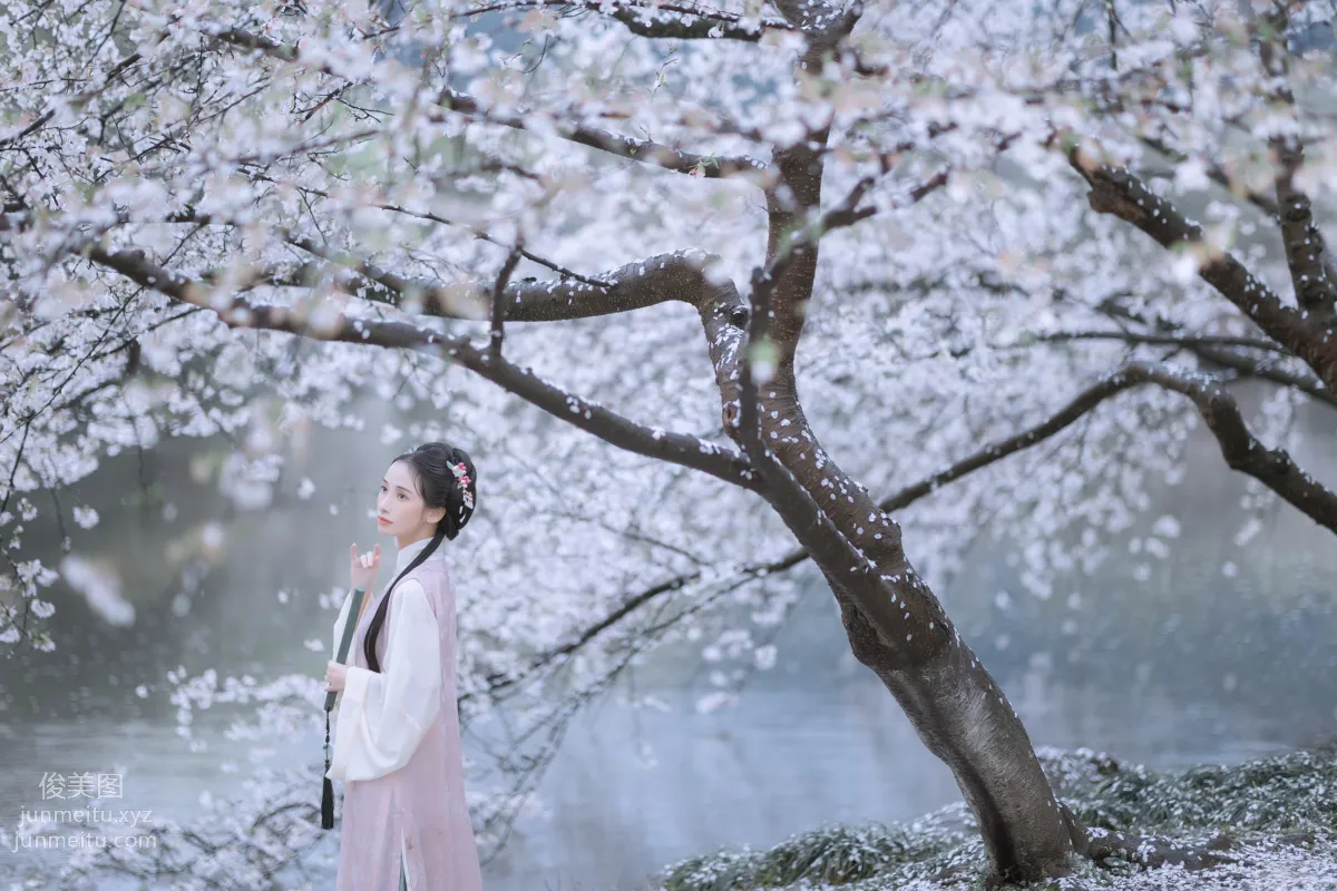 [艺图语] 2022.05.25 雨樱花 眸小妖 page 38