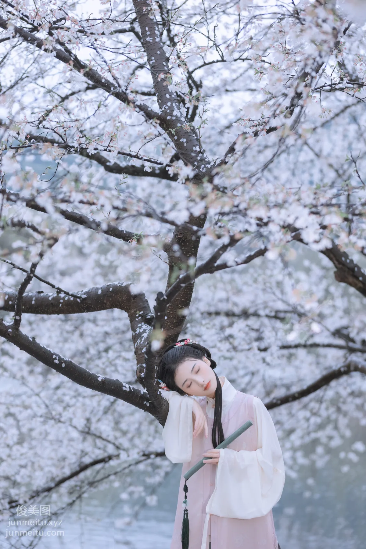 [艺图语] 2022.05.25 雨樱花 眸小妖 page 41