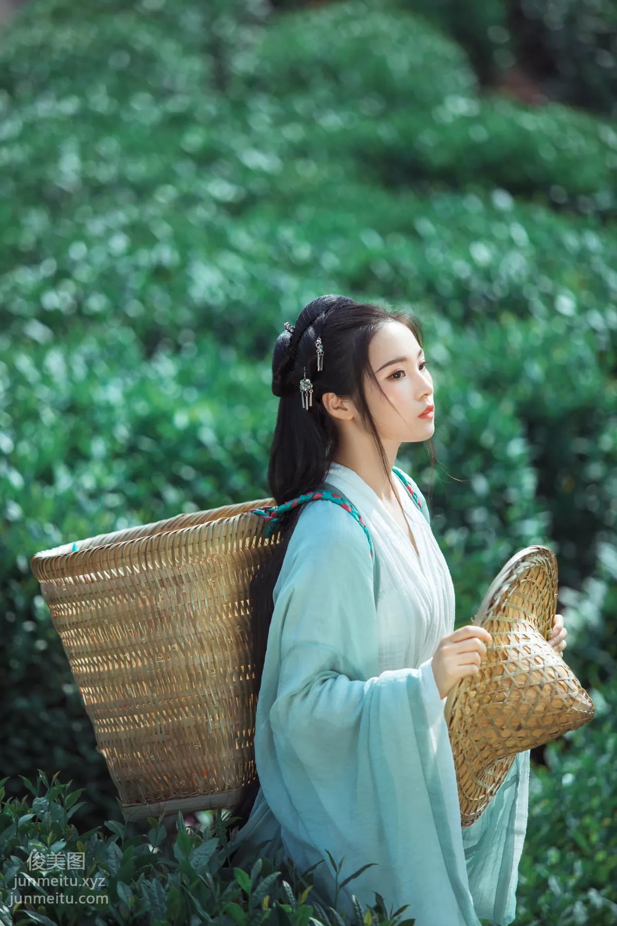 [艺图语] 2022.05.26 茶山 一个白鹿 page 32