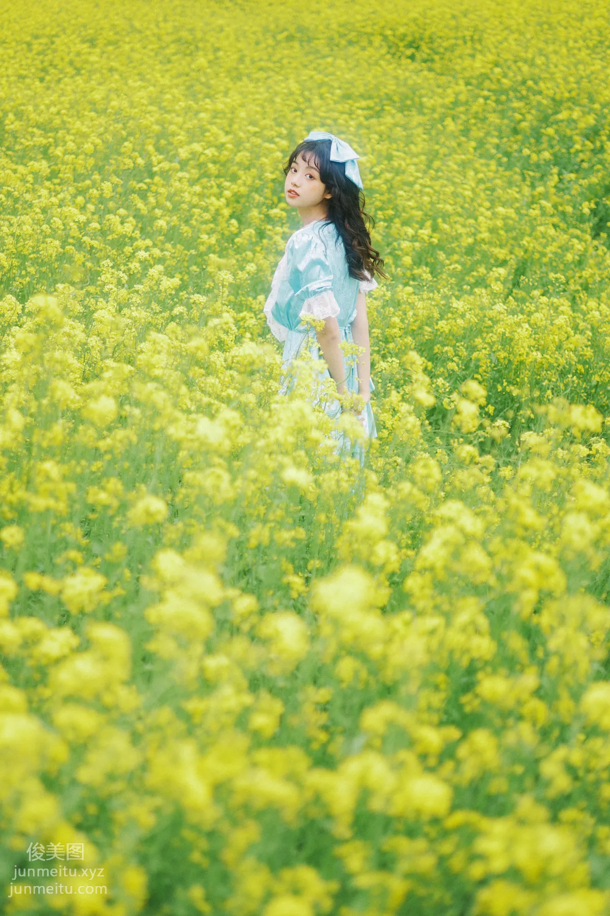 [艺图语] 2022.05.26 黄色花海 芊芊 page 4