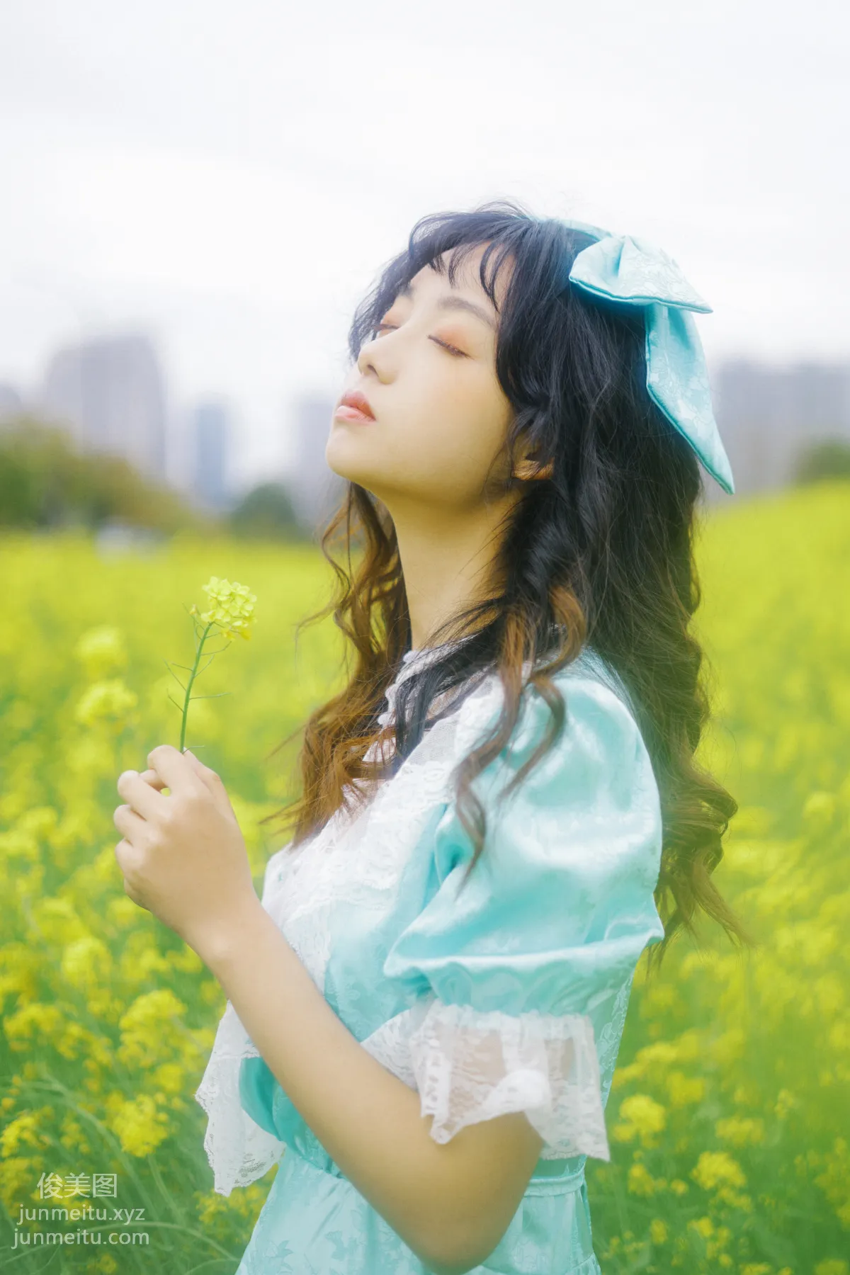 [艺图语] 2022.05.26 黄色花海 芊芊 page 12