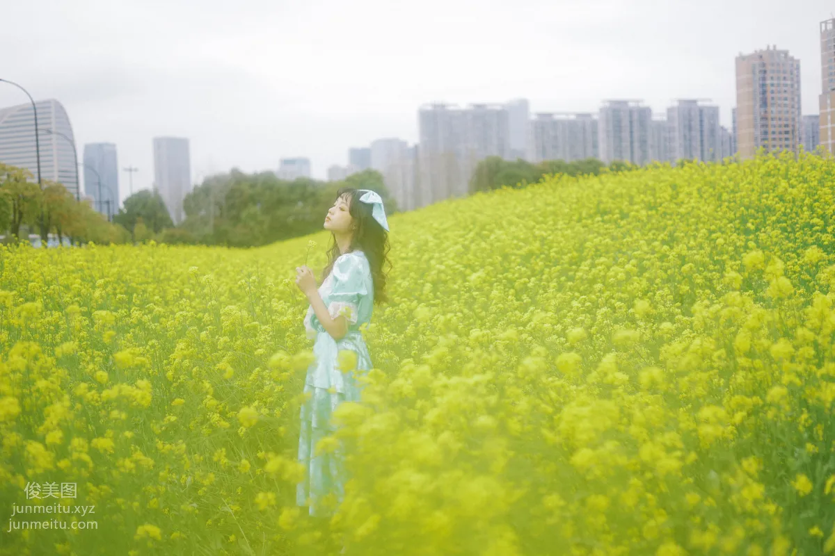 [艺图语] 2022.05.26 黄色花海 芊芊 page 18