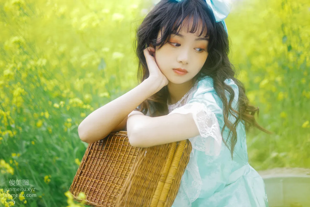 [艺图语] 2022.05.26 黄色花海 芊芊 page 19