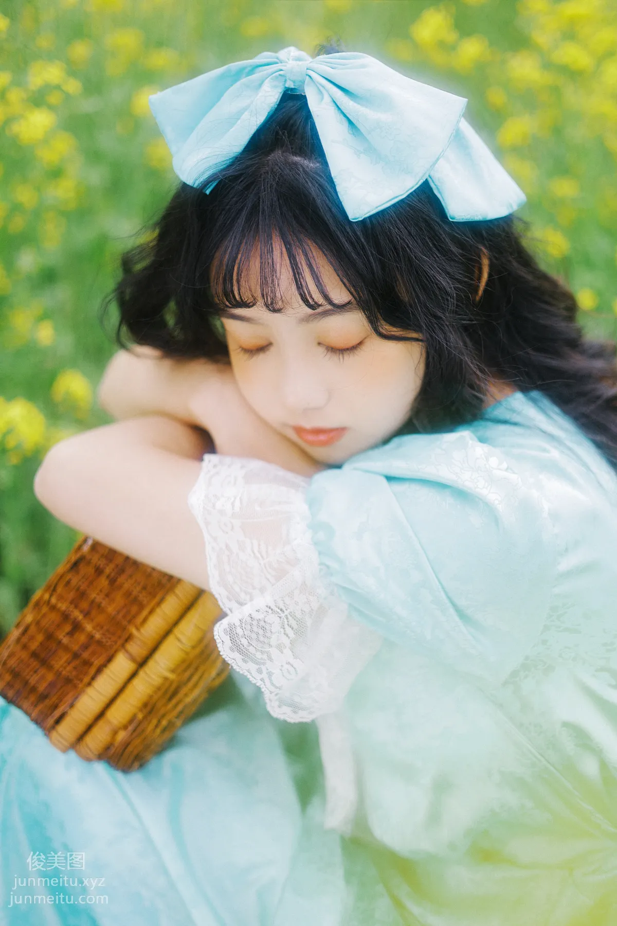 [艺图语] 2022.05.26 黄色花海 芊芊 page 23