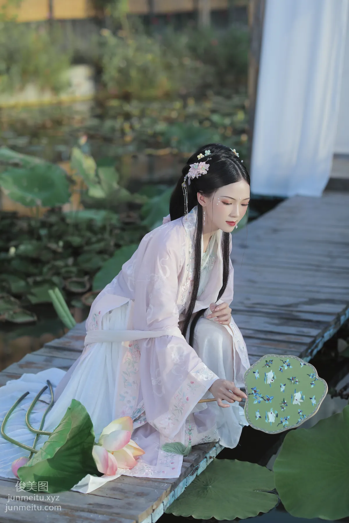 [艺图语] 2022.05.30 芙蓉 ella page 23