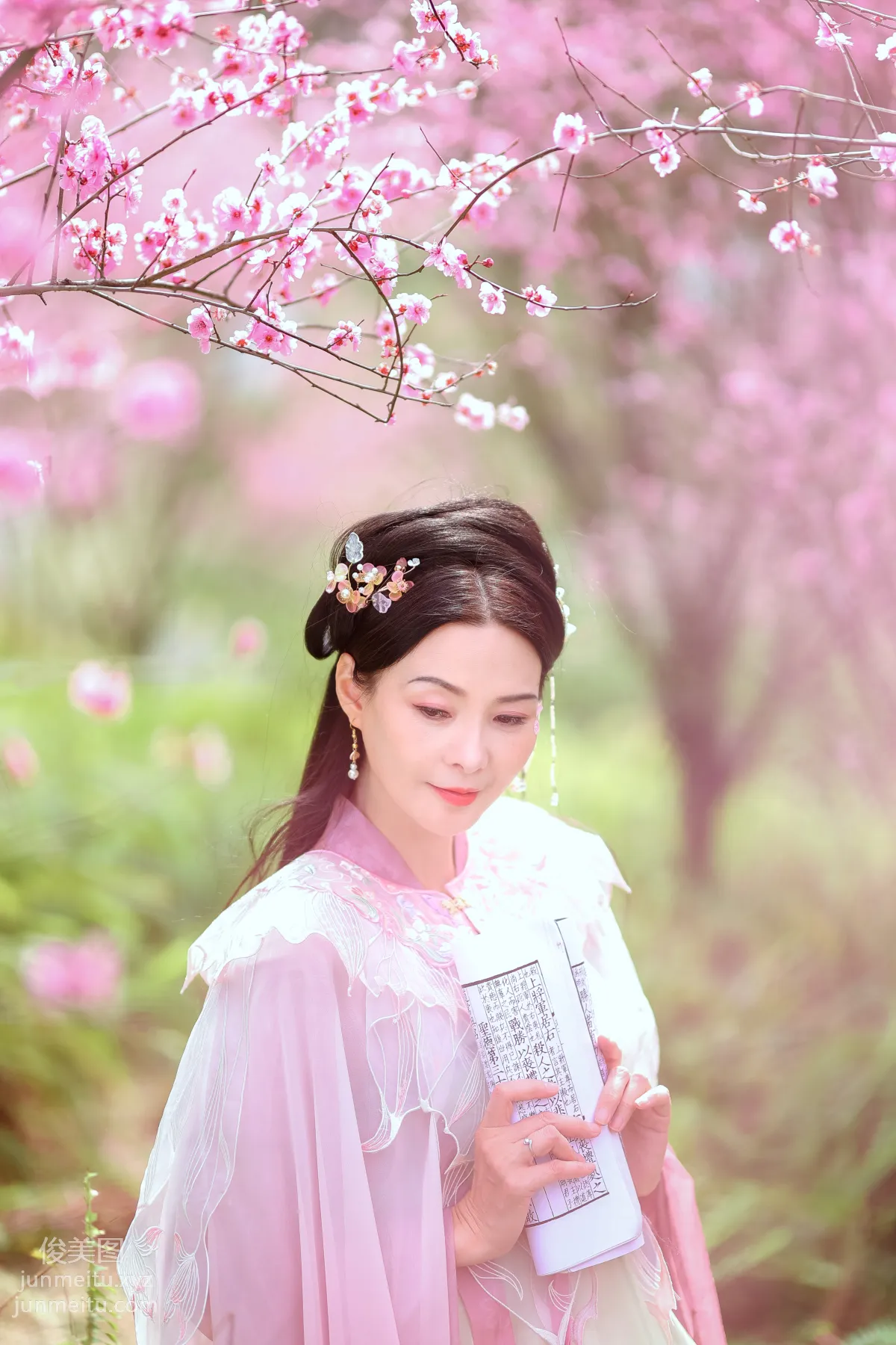 [艺图语] 2022.05.31 暖春樱色 莲 page 27