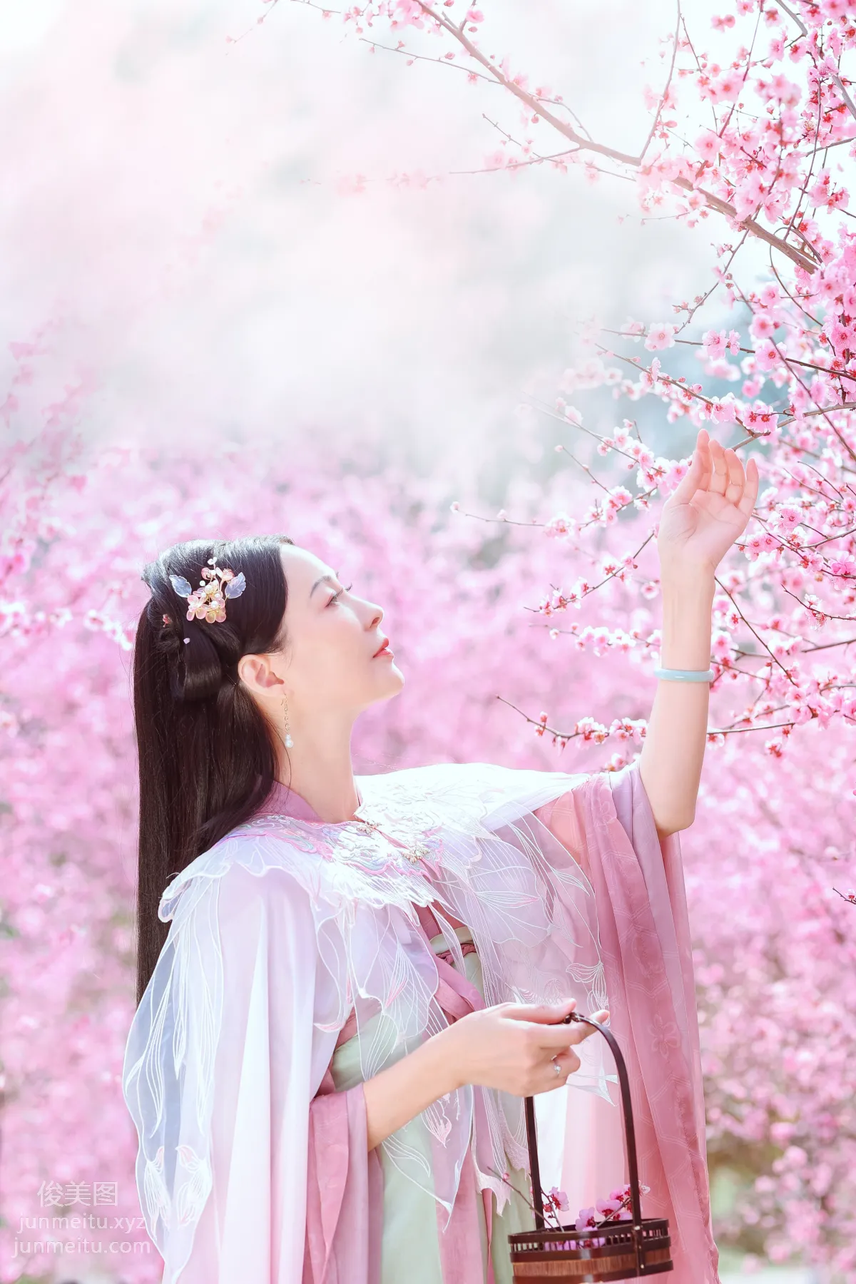 [艺图语] 2022.05.31 暖春樱色 莲 page 34