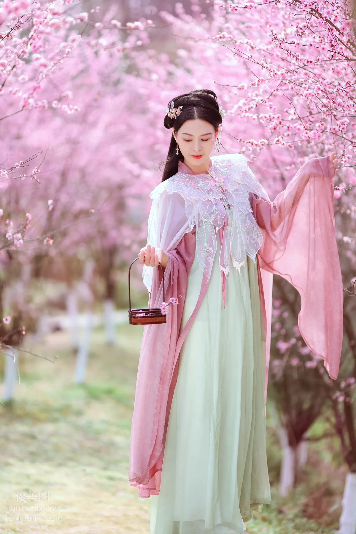 [艺图语] 2022.05.31 暖春樱色 莲 page 36