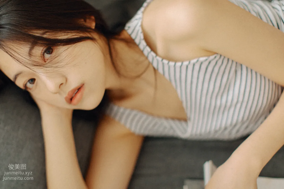 [艺图语] 2022.06.01 寝居女子写真集 九月 page 12