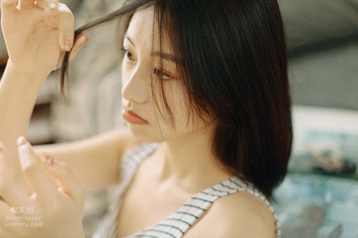 [艺图语] 2022.06.01 寝居女子写真集 九月 page 16