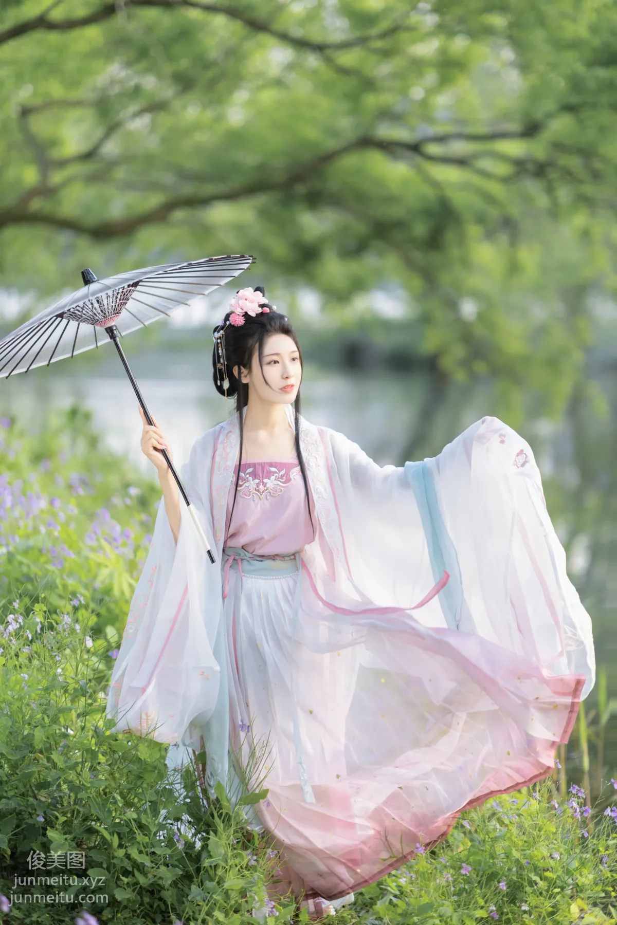 [艺图语] 2022.06.04 花间 阿銧 page 34