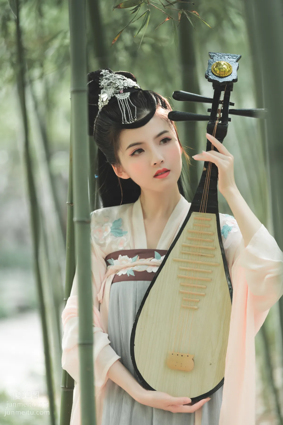 [艺图语] 2022.06.10 莺歌 Dtifa丁小妮 page 25