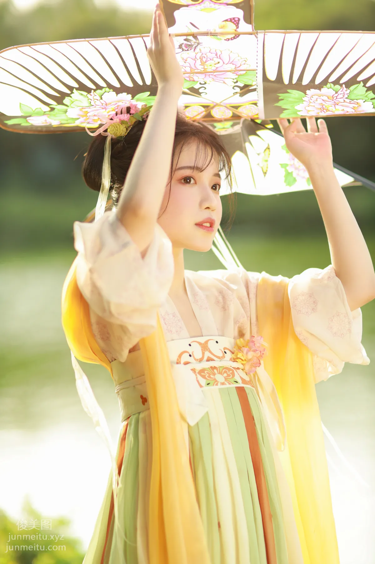 [艺图语] 2022.06.11 夏日少女 我超白_ page 4