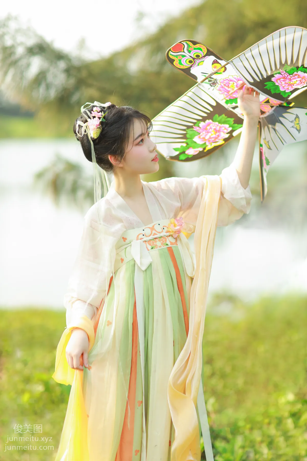 [艺图语] 2022.06.11 夏日少女 我超白_ page 9