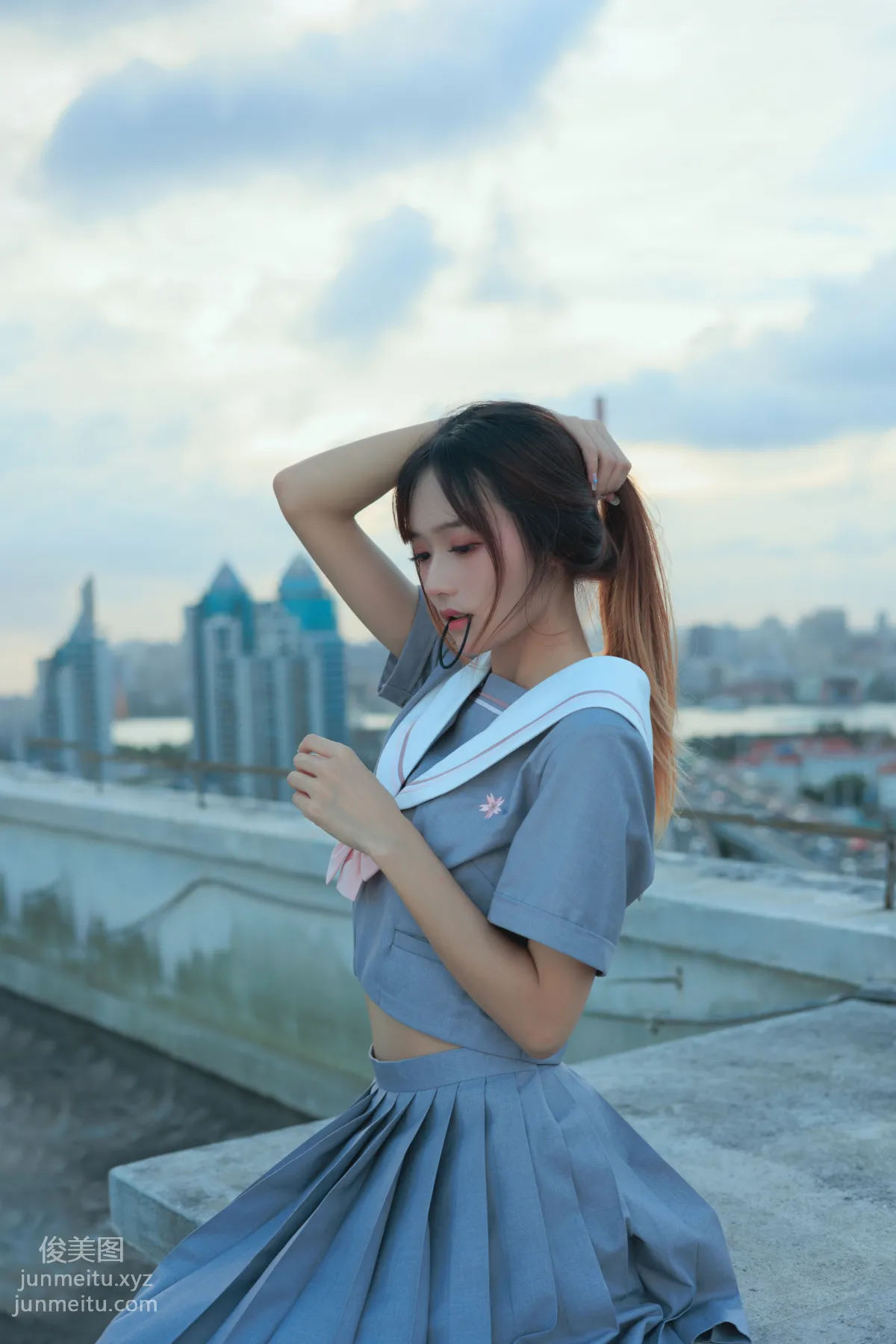 [艺图语] 2022.06.12 天台纸飞机 兔子Zzz不吃胡萝卜 page 22