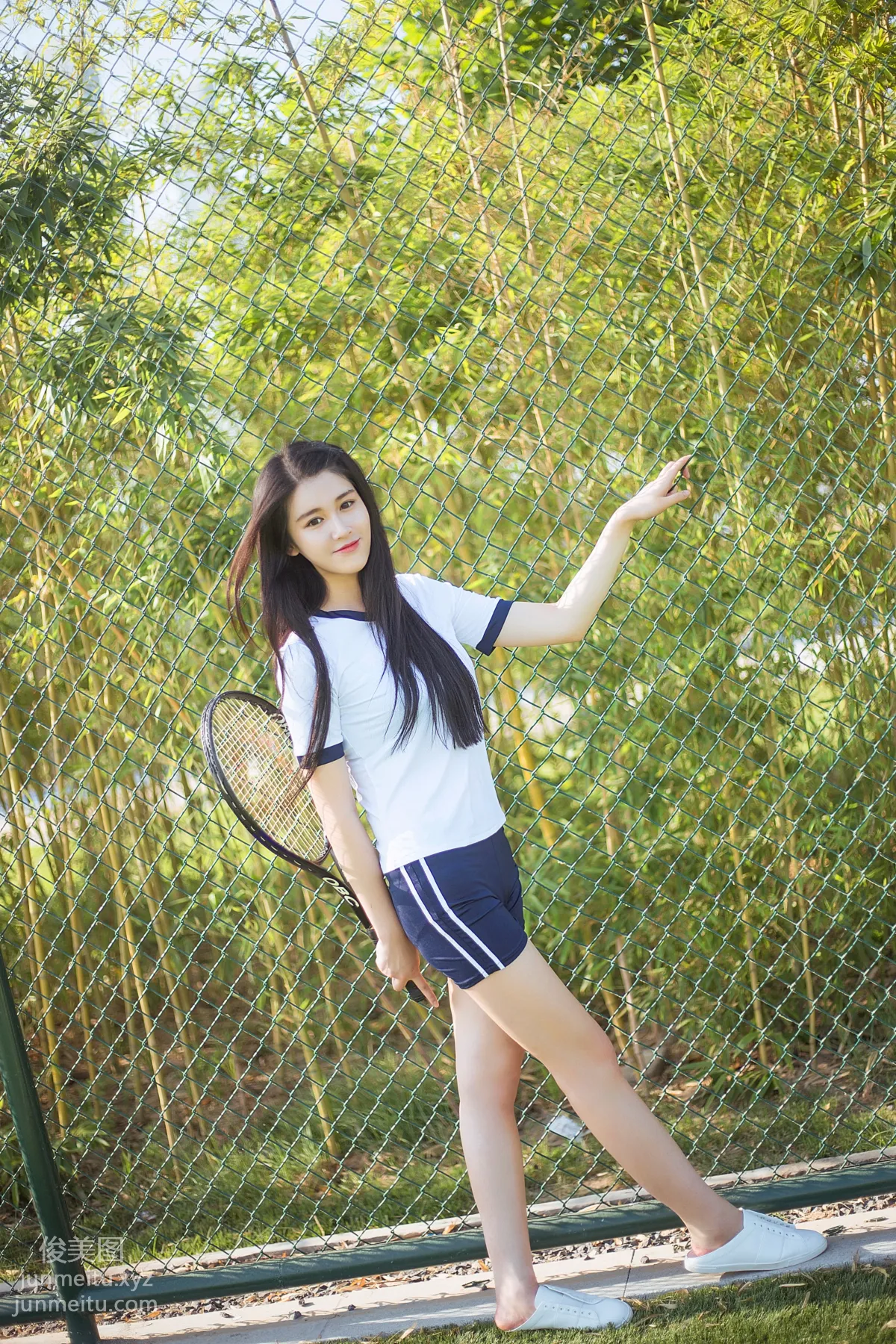 [艺图语] 2022.06.13 操场元气少女 尚雨茜Momooly page 8