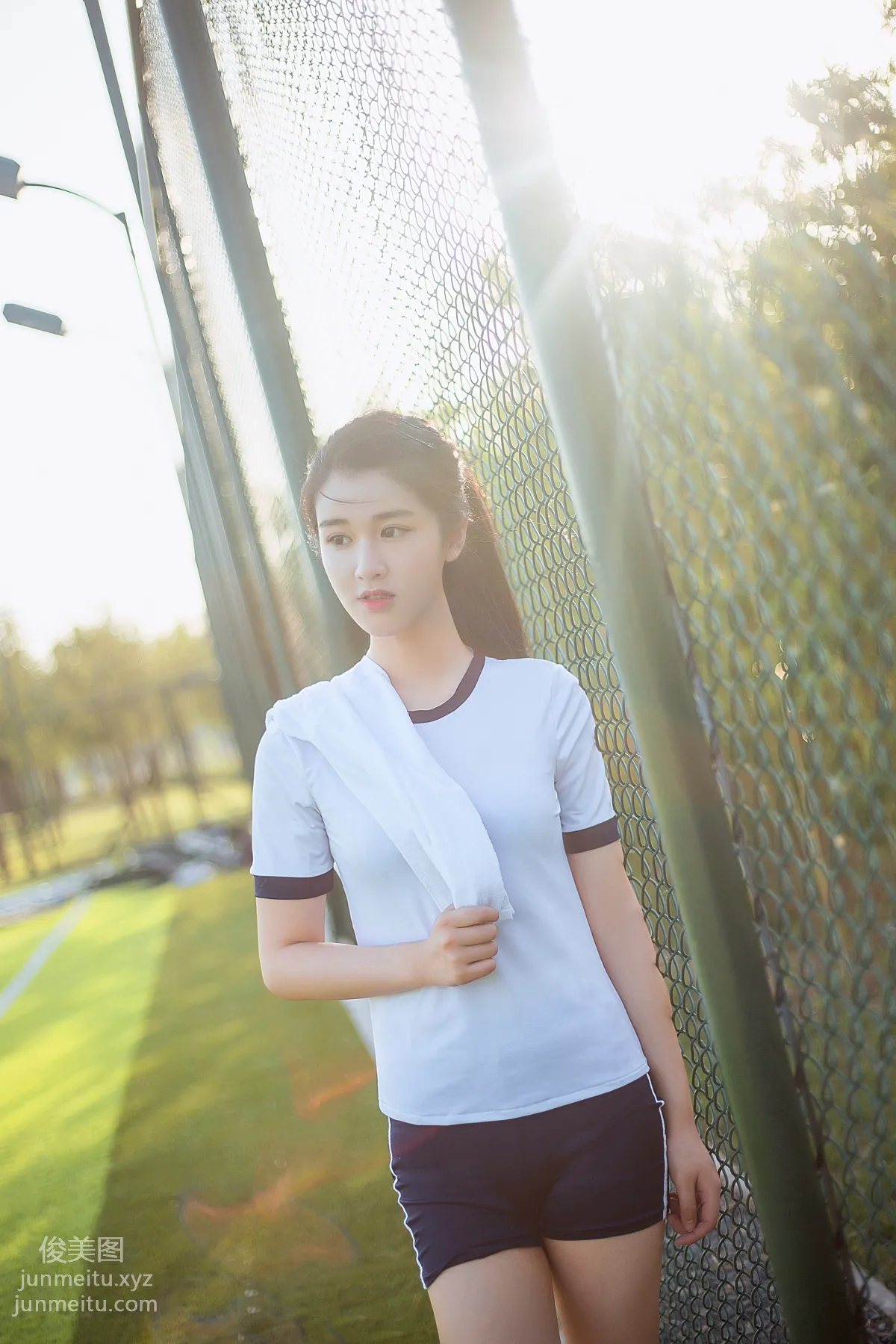 [艺图语] 2022.06.13 操场元气少女 尚雨茜Momooly page 22