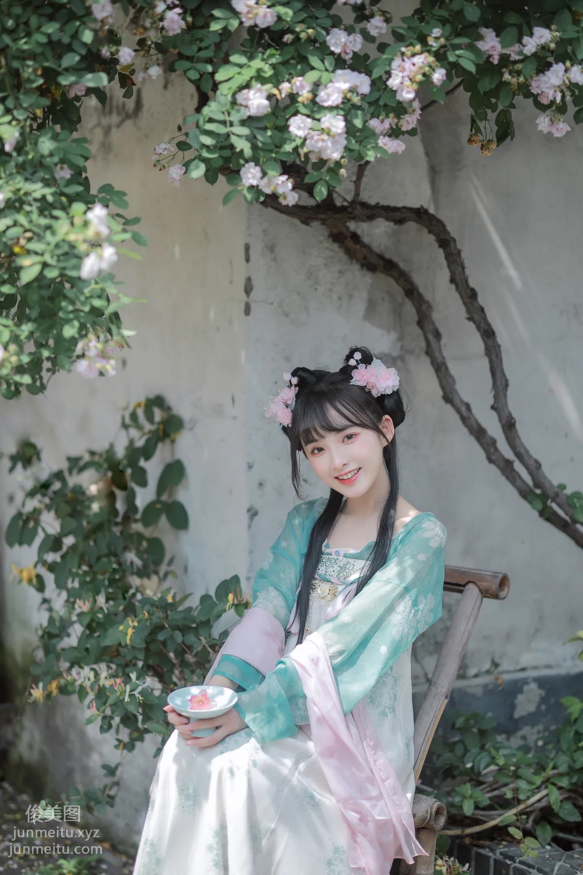 [艺图语] 2022.06.14 渐开荷芰落蔷薇 莉莉崽w page 13