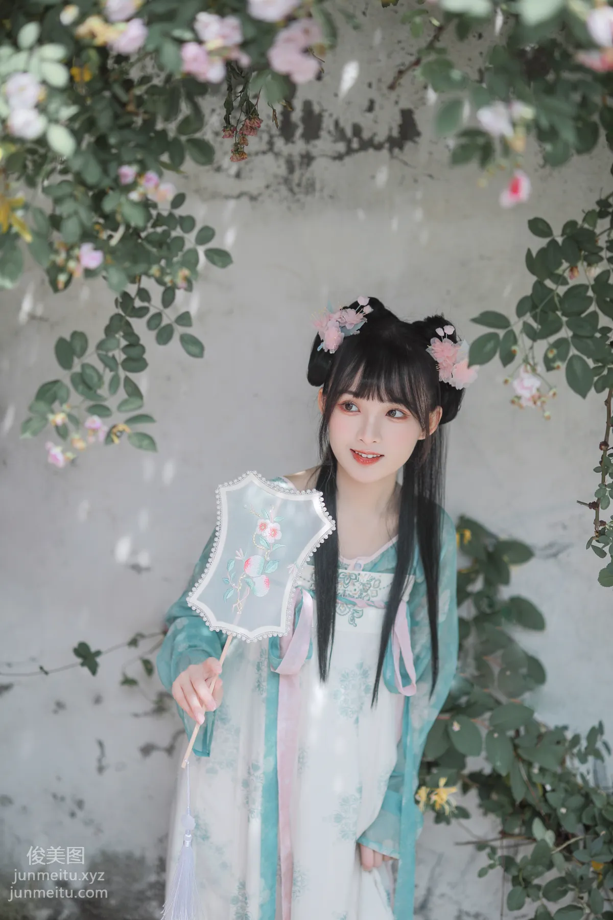 [艺图语] 2022.06.14 渐开荷芰落蔷薇 莉莉崽w page 19