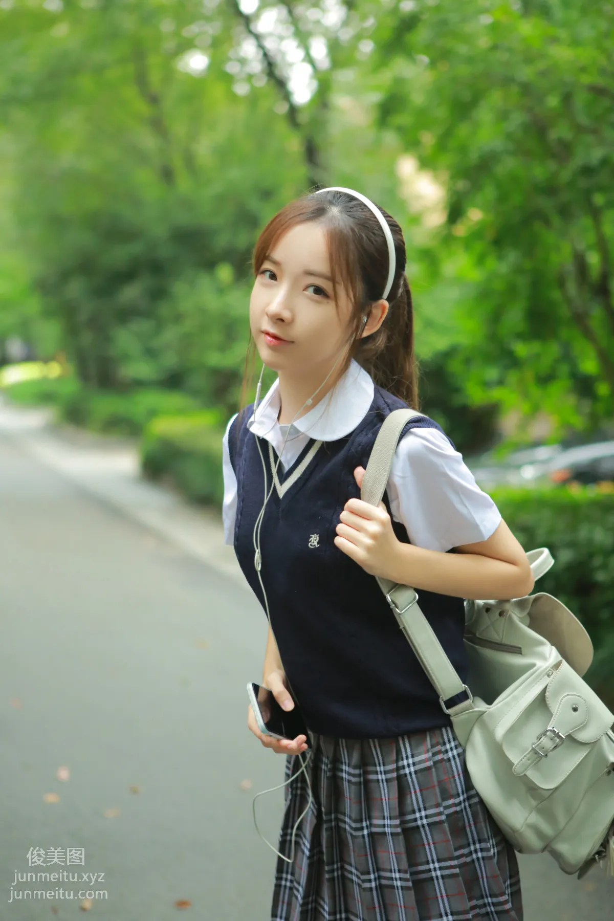 [艺图语] 2022.06.15 四月物语 SNH48-徐诗琪 page 28