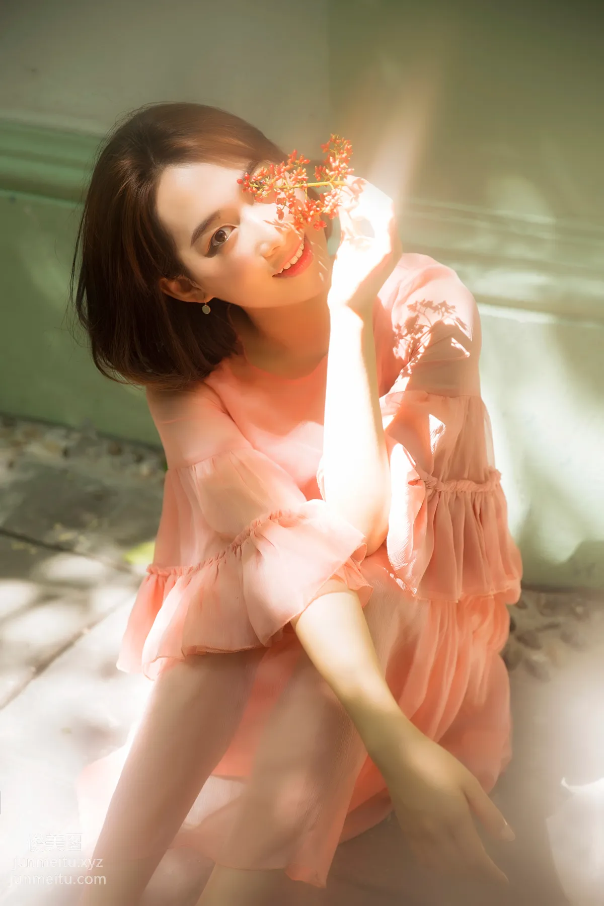 [艺图语] 2022.06.18 原来有些女生真的会发光 赵婧祎zHAoJinGyI page 13
