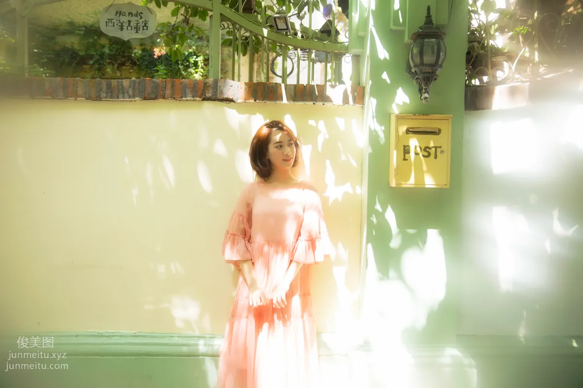 [艺图语] 2022.06.18 原来有些女生真的会发光 赵婧祎zHAoJinGyI page 15