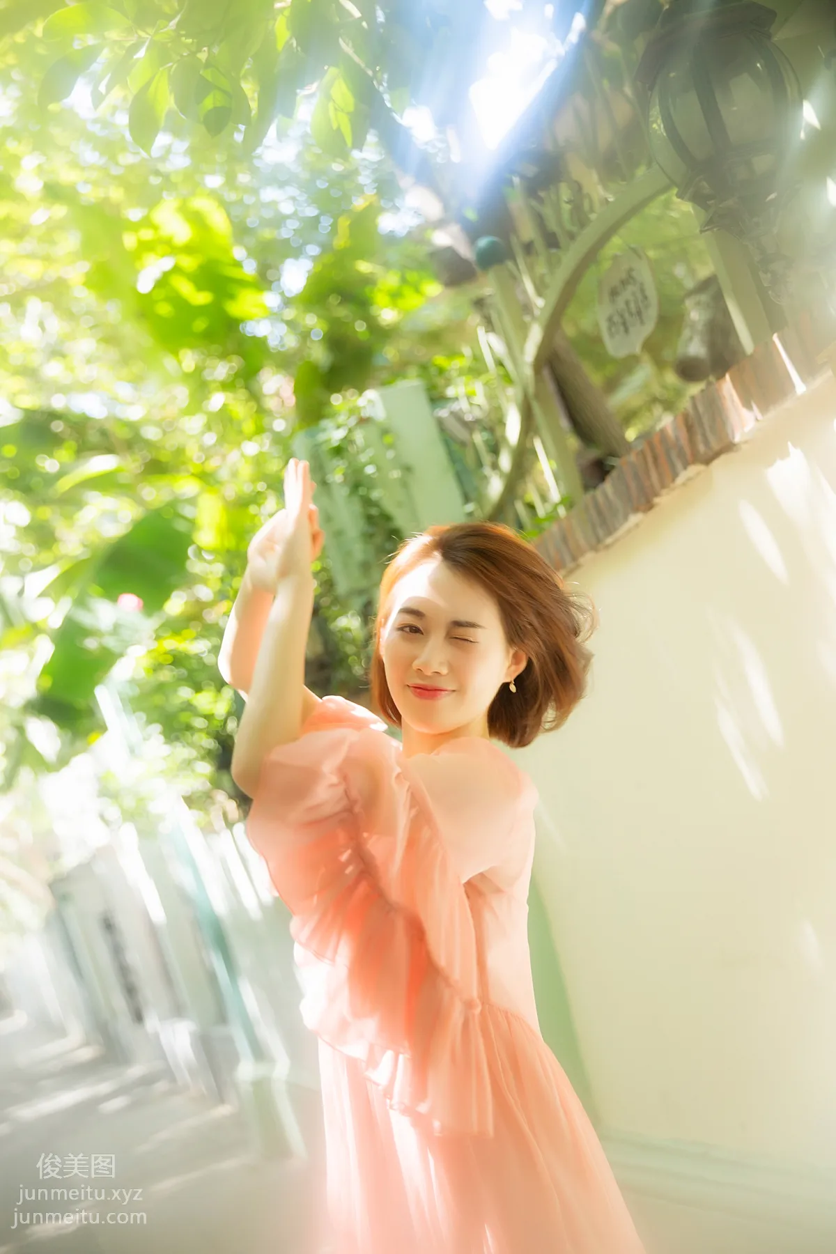 [艺图语] 2022.06.18 原来有些女生真的会发光 赵婧祎zHAoJinGyI page 17