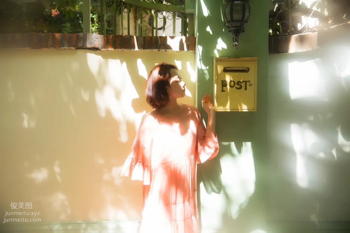 [艺图语] 2022.06.18 原来有些女生真的会发光 赵婧祎zHAoJinGyI page 19