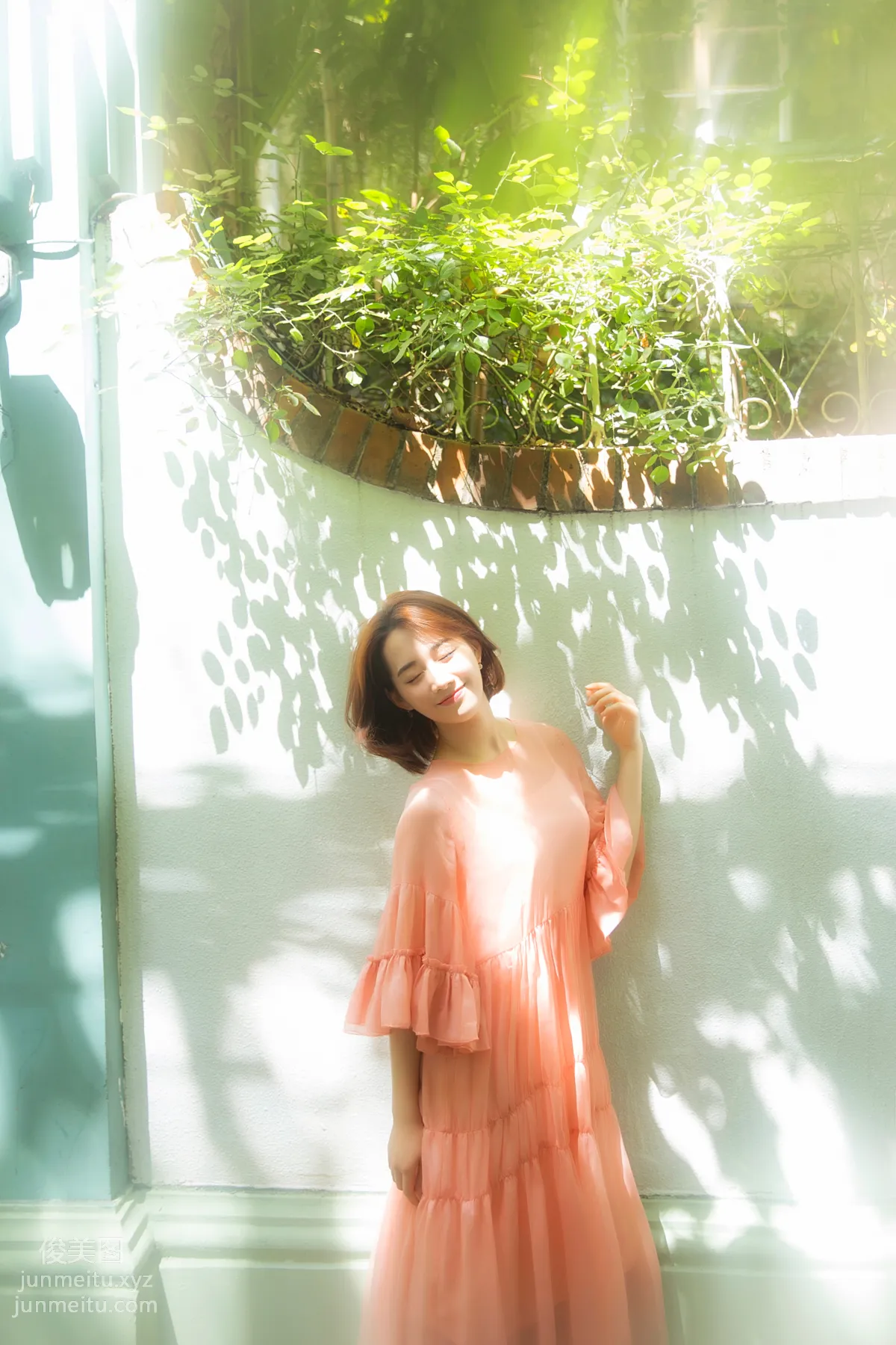 [艺图语] 2022.06.18 原来有些女生真的会发光 赵婧祎zHAoJinGyI page 20