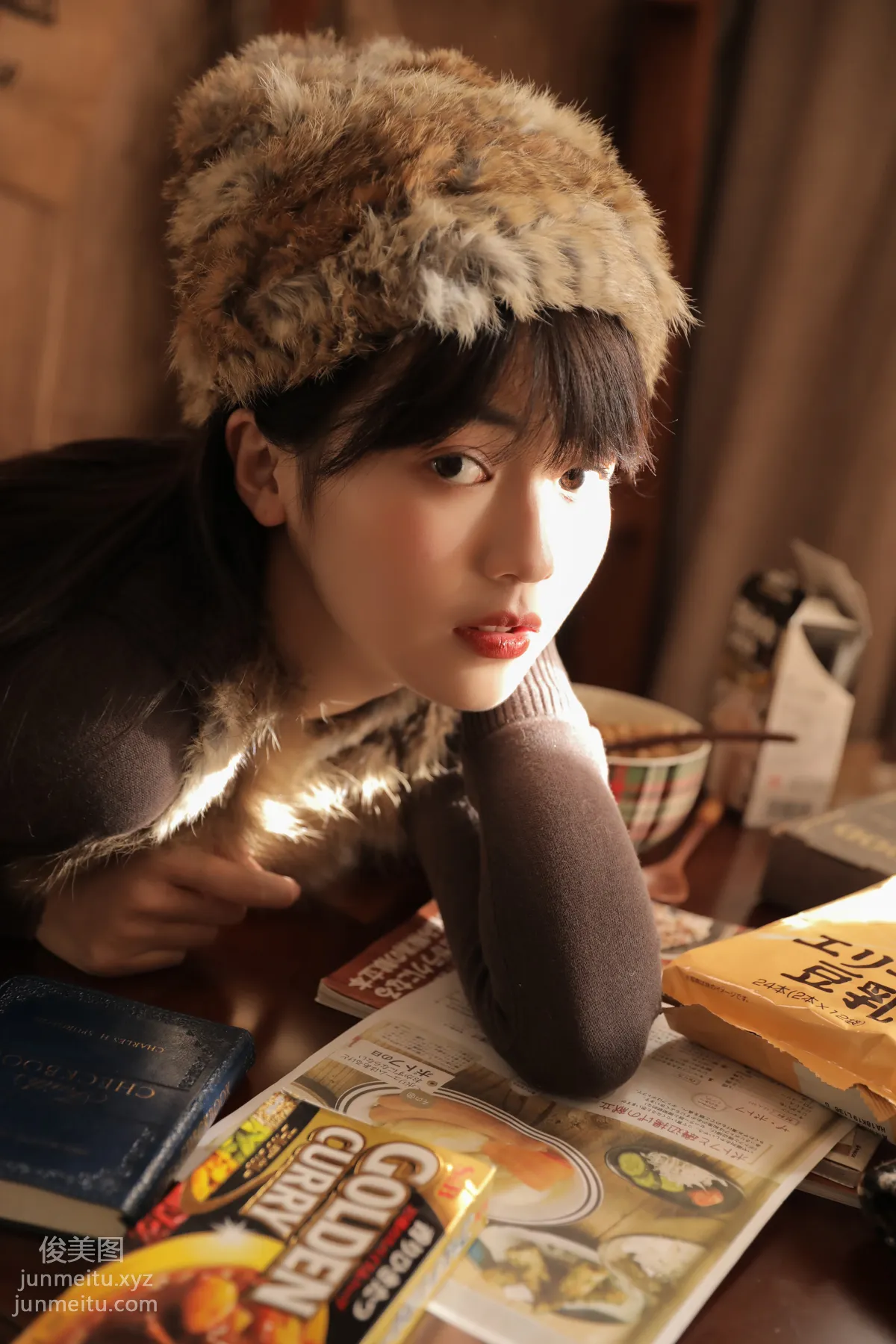 [艺图语] 2022.06.28 浪漫里扯谎 周子歆 page 17