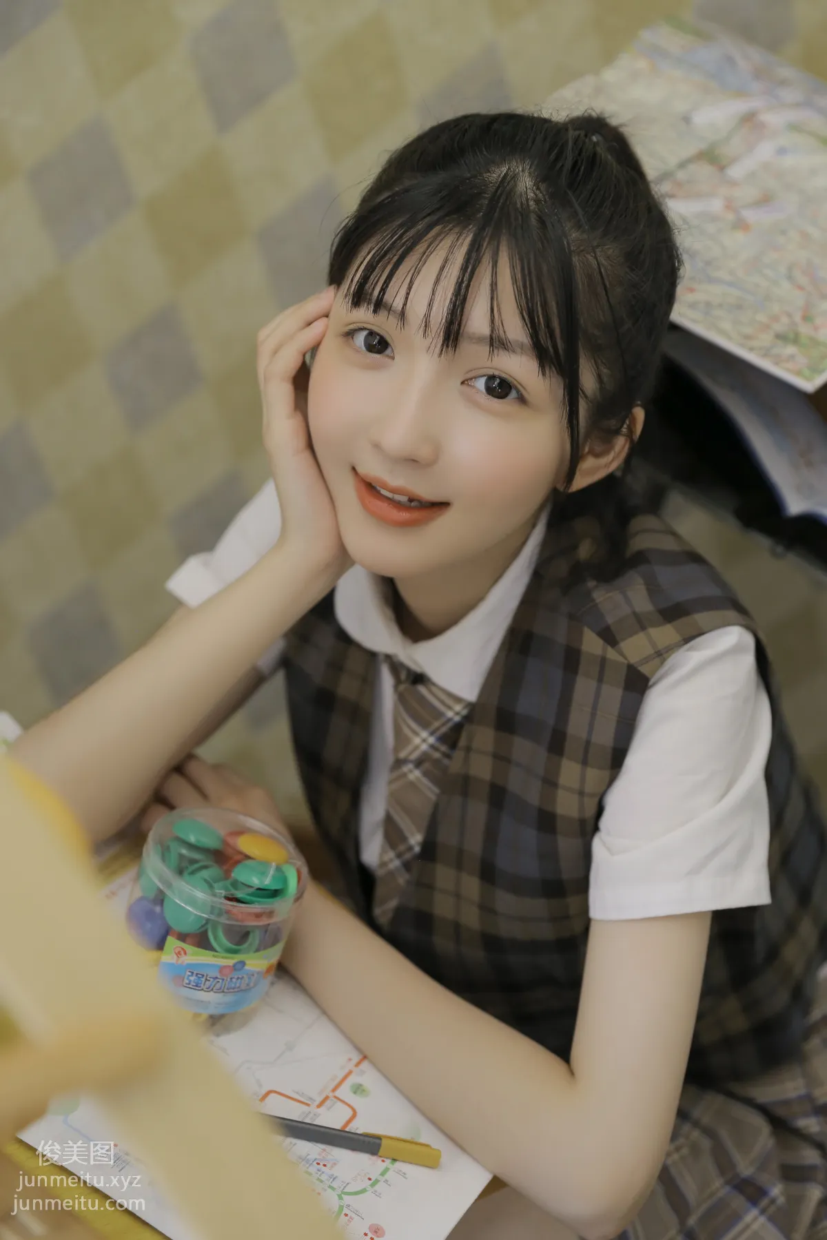 [艺图语] 2022.06.29 高校女生 金迪-Vivian page 8