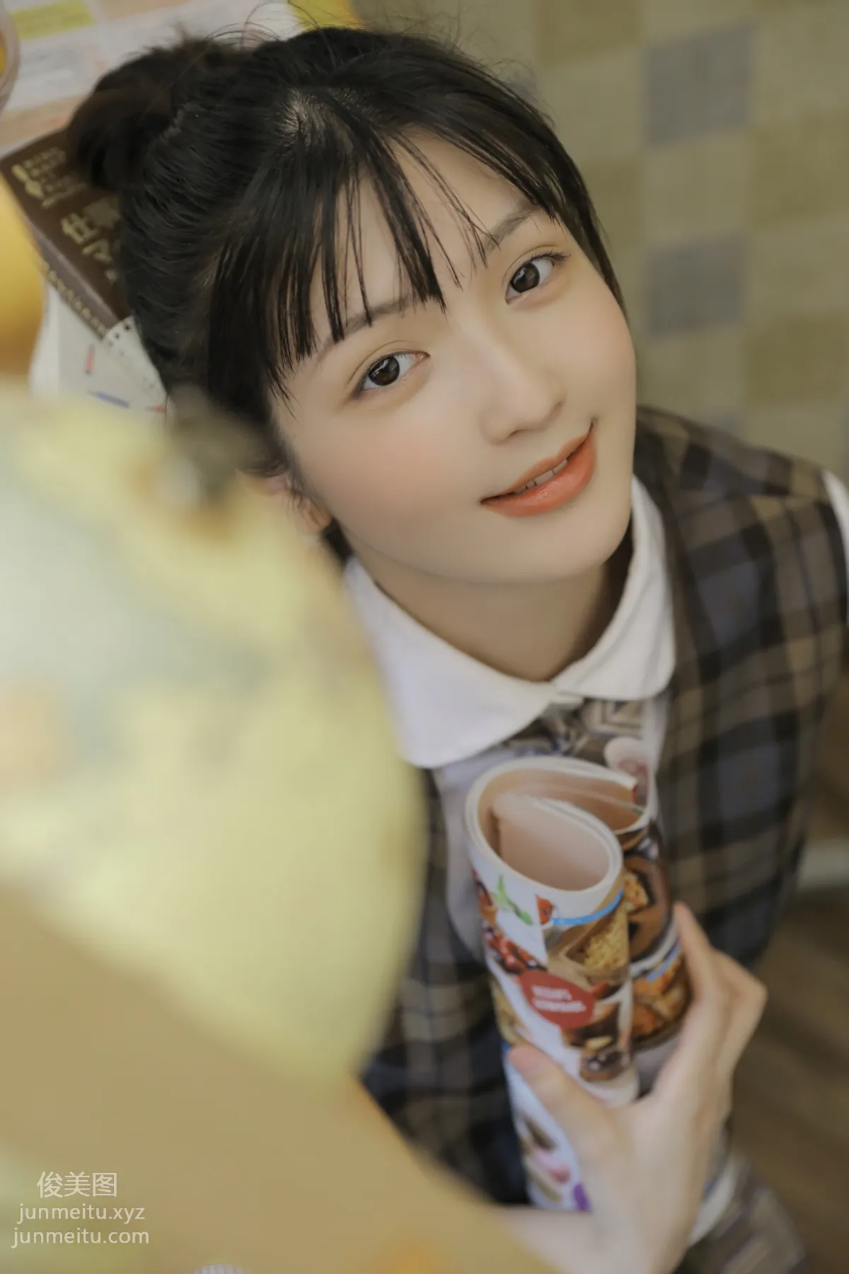 [艺图语] 2022.06.29 高校女生 金迪-Vivian page 10