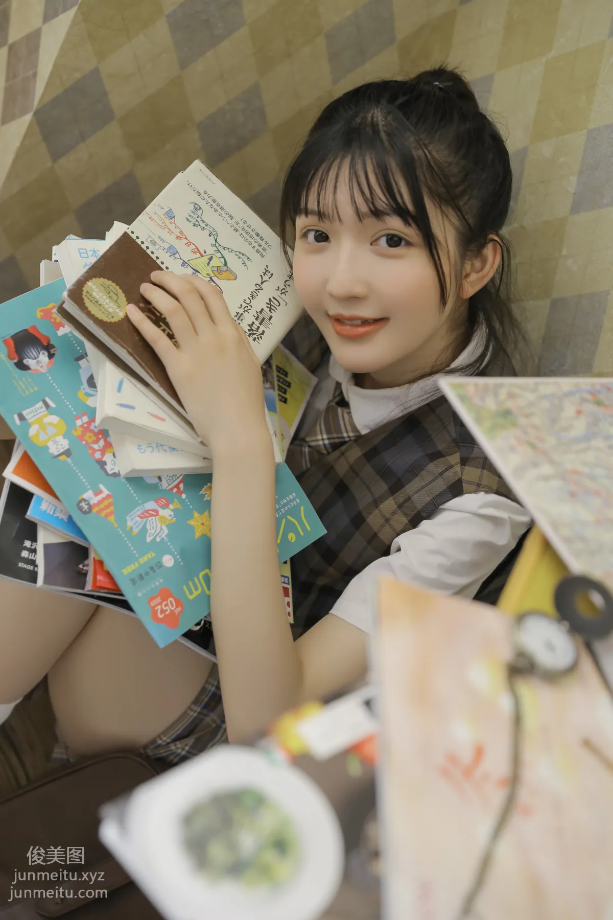 [艺图语] 2022.06.29 高校女生 金迪-Vivian page 13