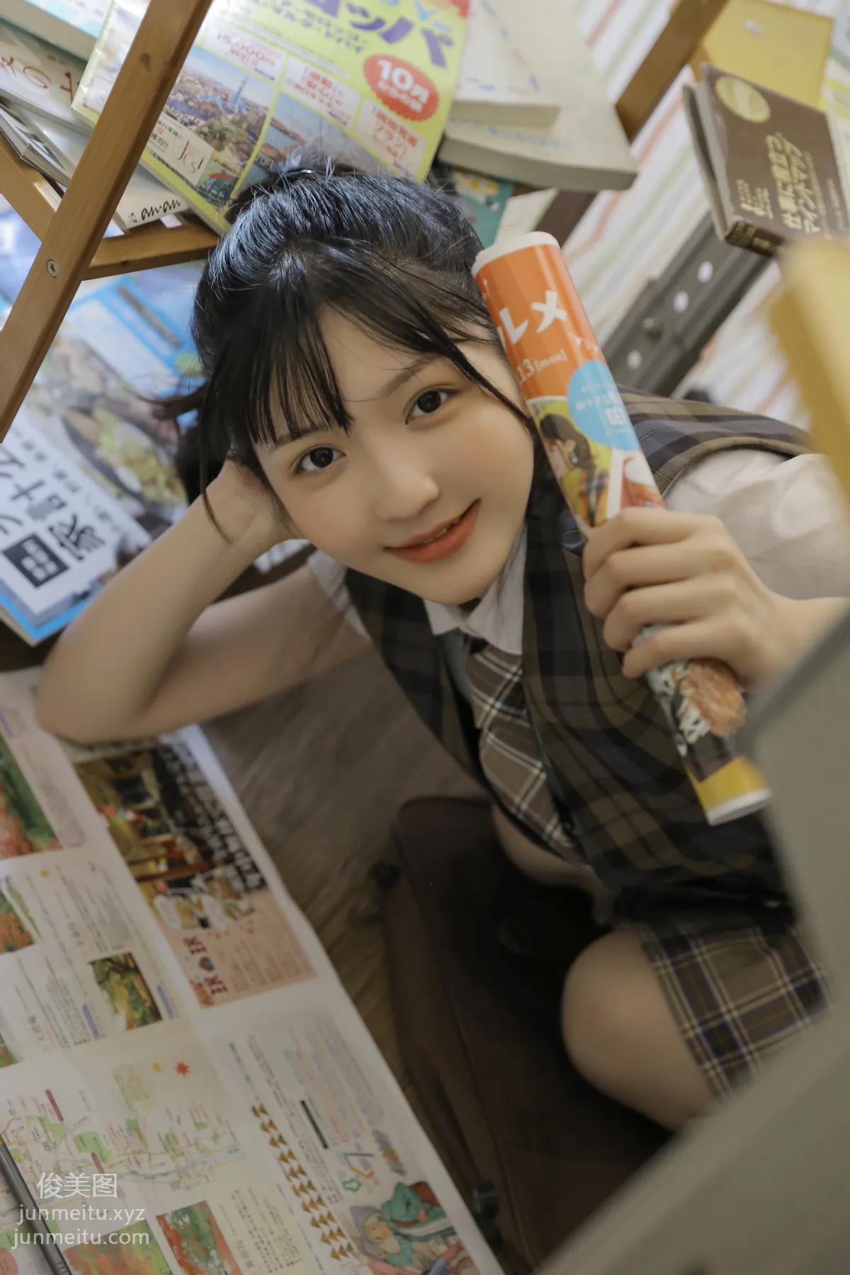 [艺图语] 2022.06.29 高校女生 金迪-Vivian page 16