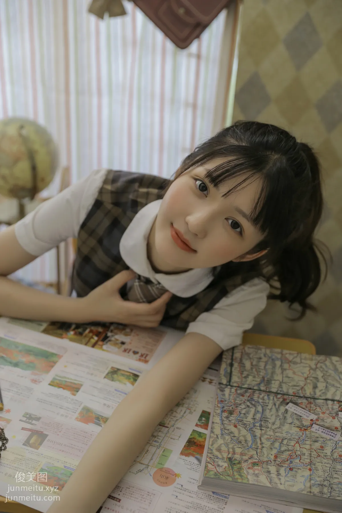 [艺图语] 2022.06.29 高校女生 金迪-Vivian page 18