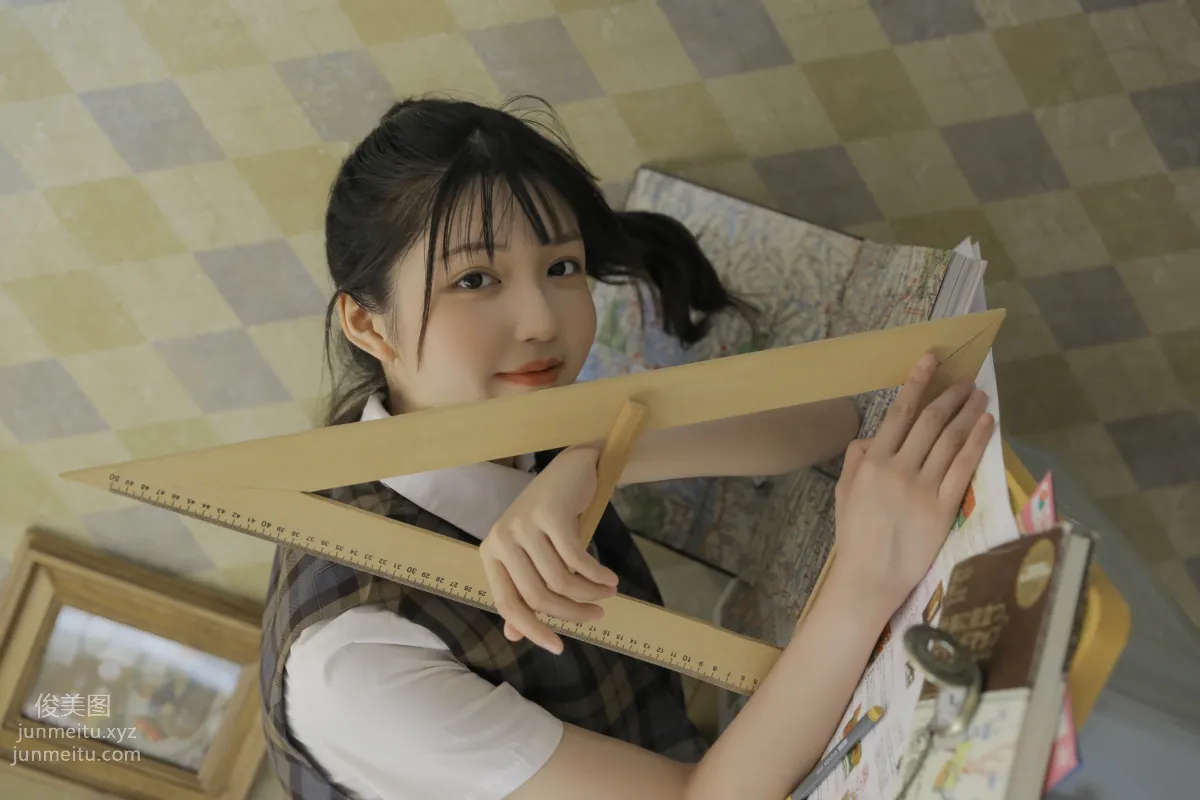 [艺图语] 2022.06.29 高校女生 金迪-Vivian page 21