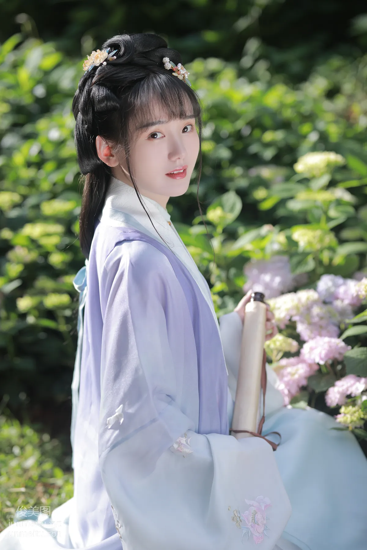 [艺图语] 2022.07.01 风有约，花不误 甜甜阑 page 22