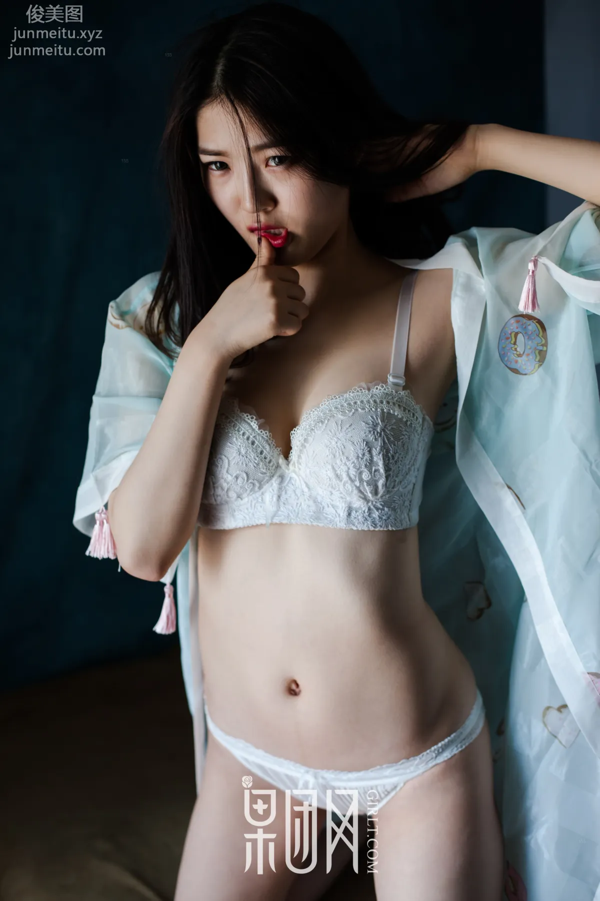 [GIRLT果团网]投稿作品 2017.06.29 TG013 初夏的蜜语@黑与白的交融@昏暗又明亮 page 26