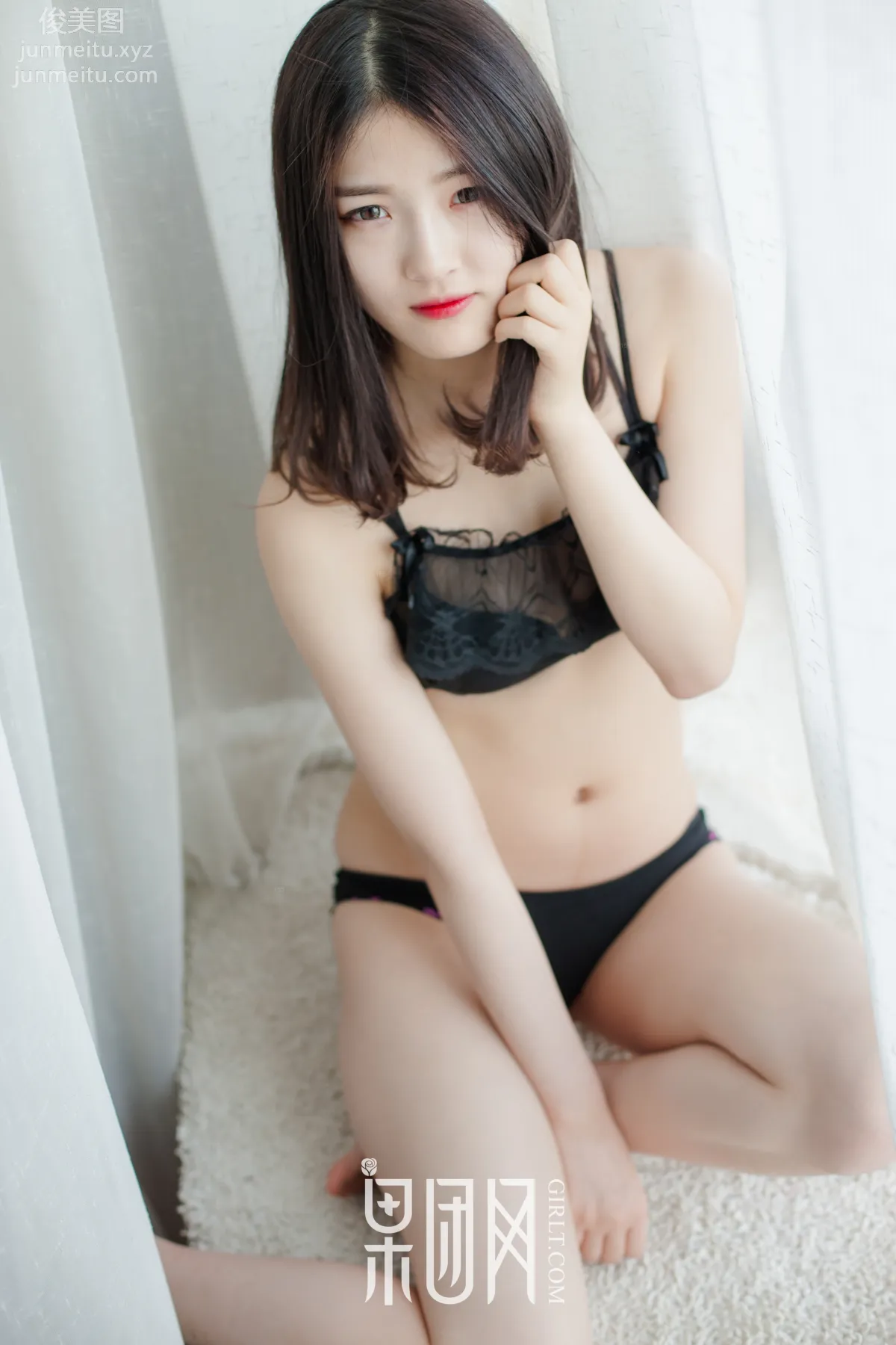 [GIRLT果团网]投稿作品 2017.06.29 TG013 初夏的蜜语@黑与白的交融@昏暗又明亮 page 40