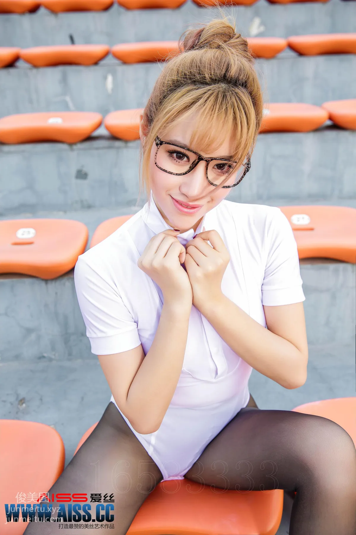 AISS爱丝 黄金会员版 F5026 操场上的直穿少女 [101P] page 10
