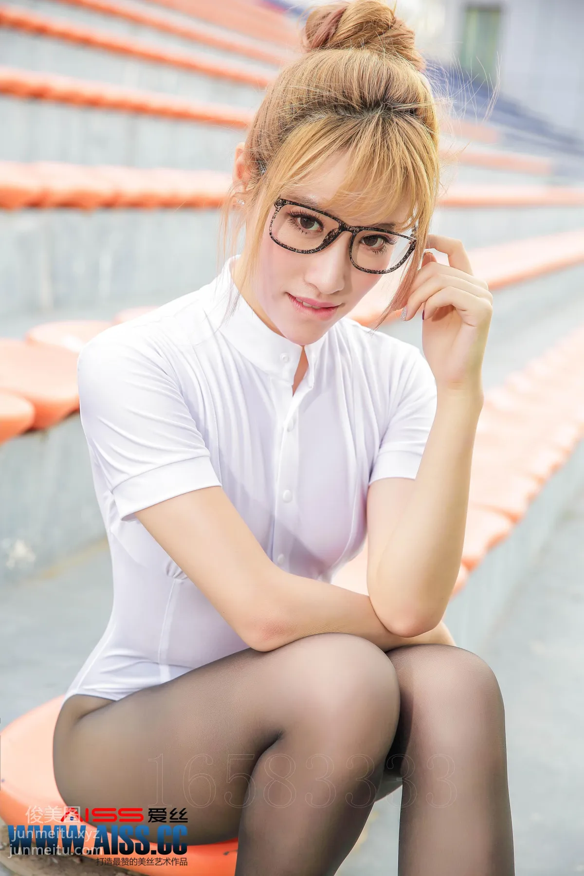 AISS爱丝 黄金会员版 F5026 操场上的直穿少女 [101P] page 33