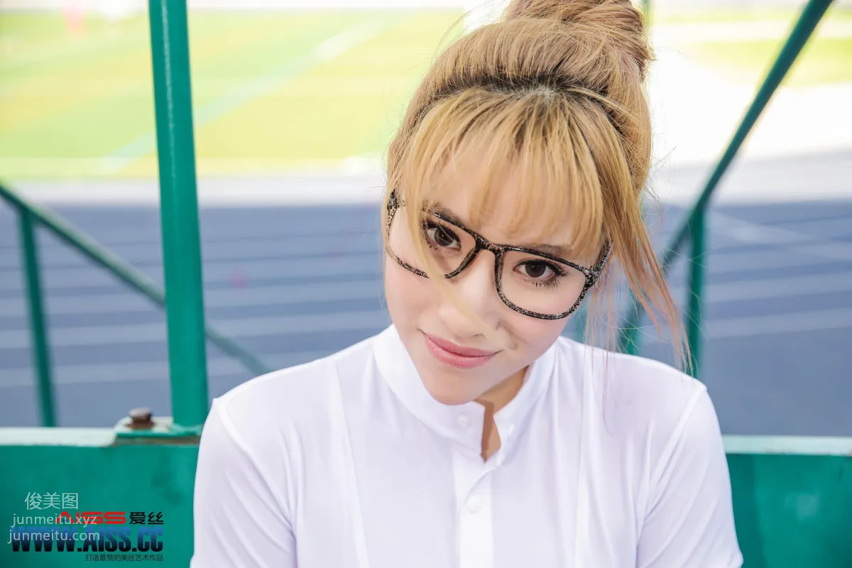 AISS爱丝 黄金会员版 F5026 操场上的直穿少女 [101P] page 36