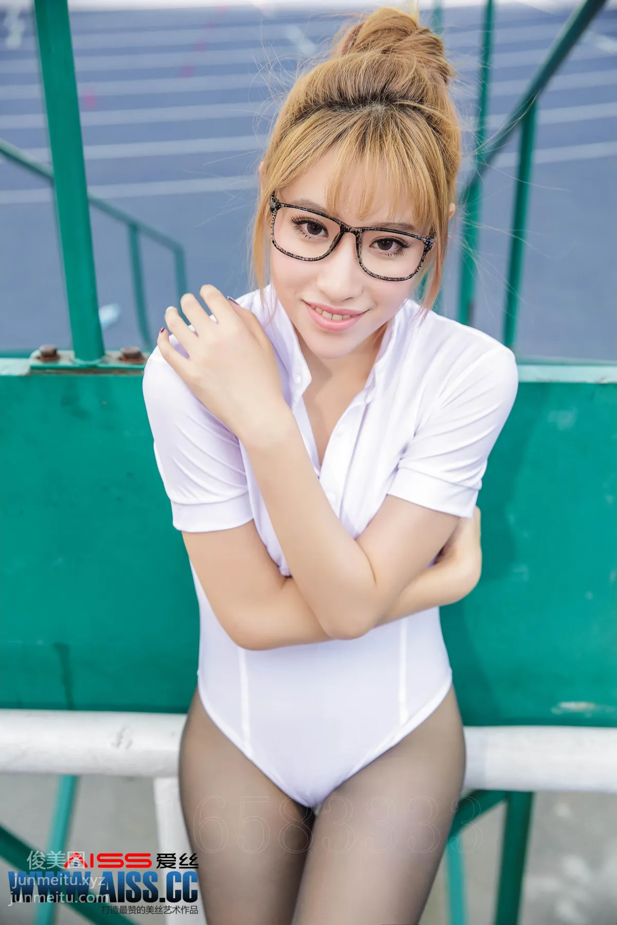 AISS爱丝 黄金会员版 F5026 操场上的直穿少女 [101P] page 37
