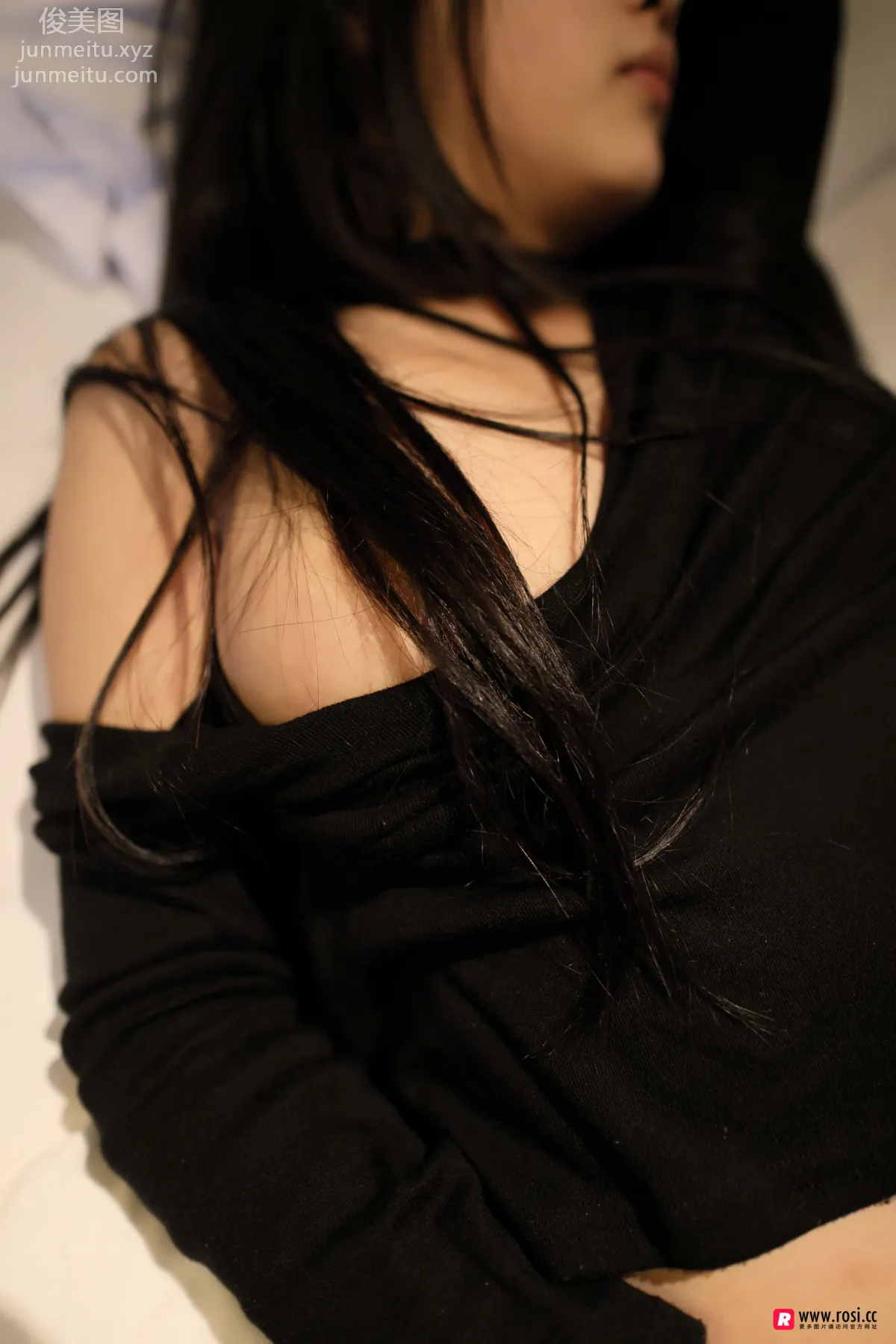 [ROSI写真] 2018.08.25 NO.2453 page 14
