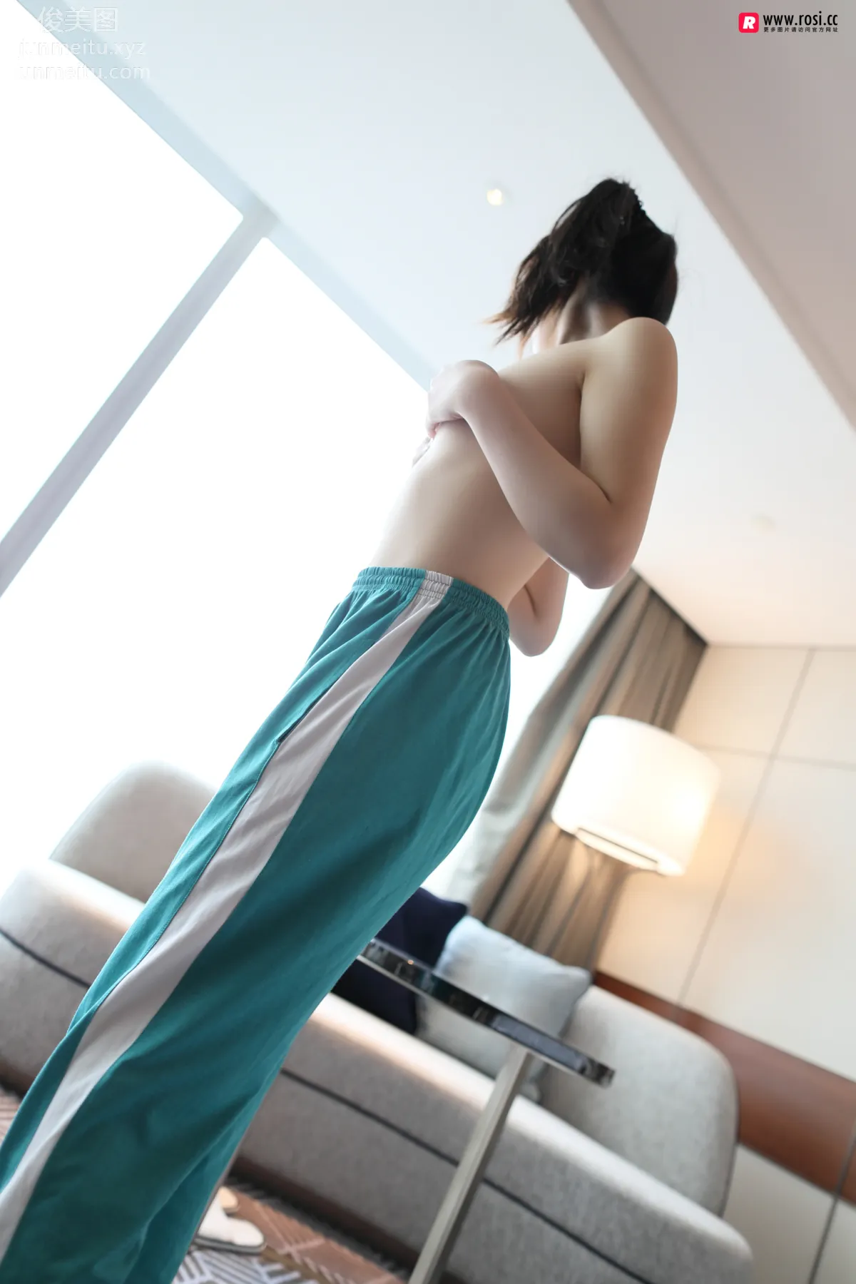 [ROSI写真] 2018.09.24 NO.2483 page 18
