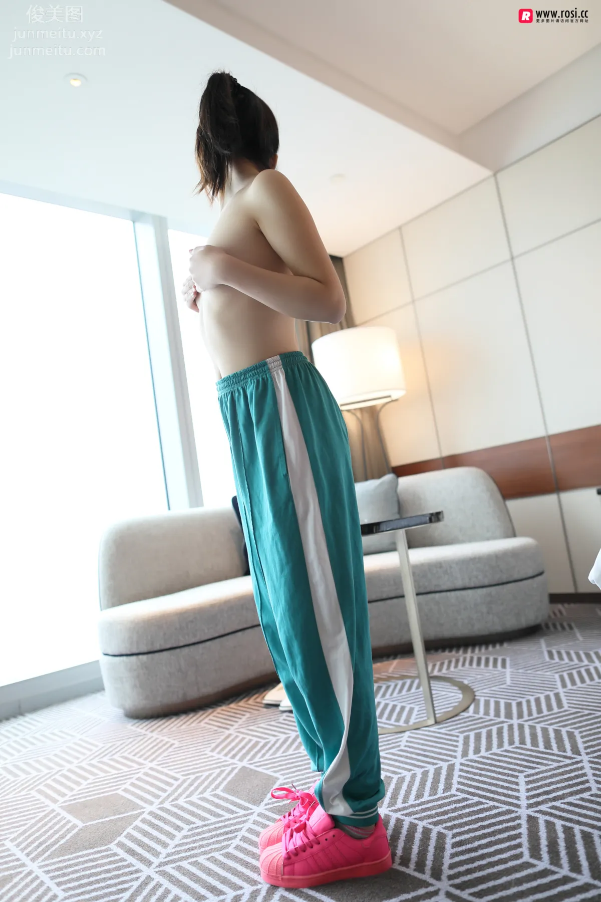 [ROSI写真] 2018.09.24 NO.2483 page 15