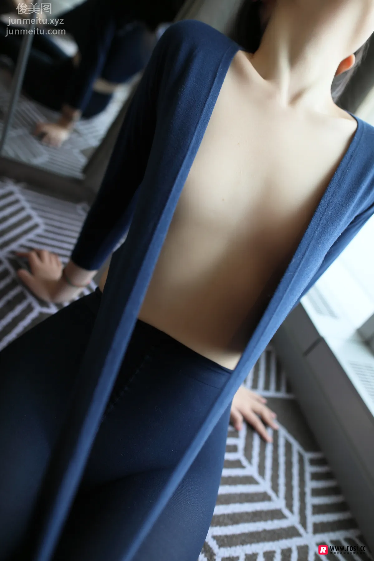 [ROSI写真] 2018.10.13 NO.2502 page 35