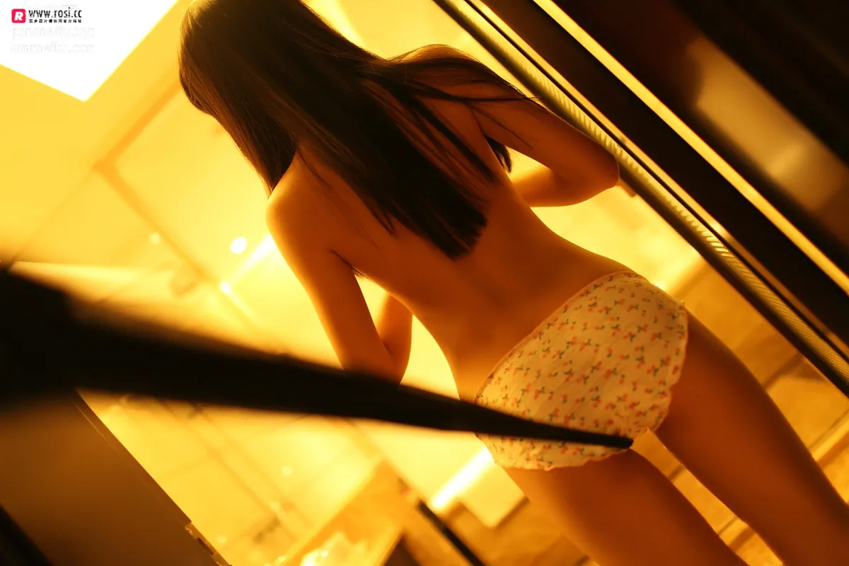 [ROSI写真] 2018.10.25 NO.2514 page 20